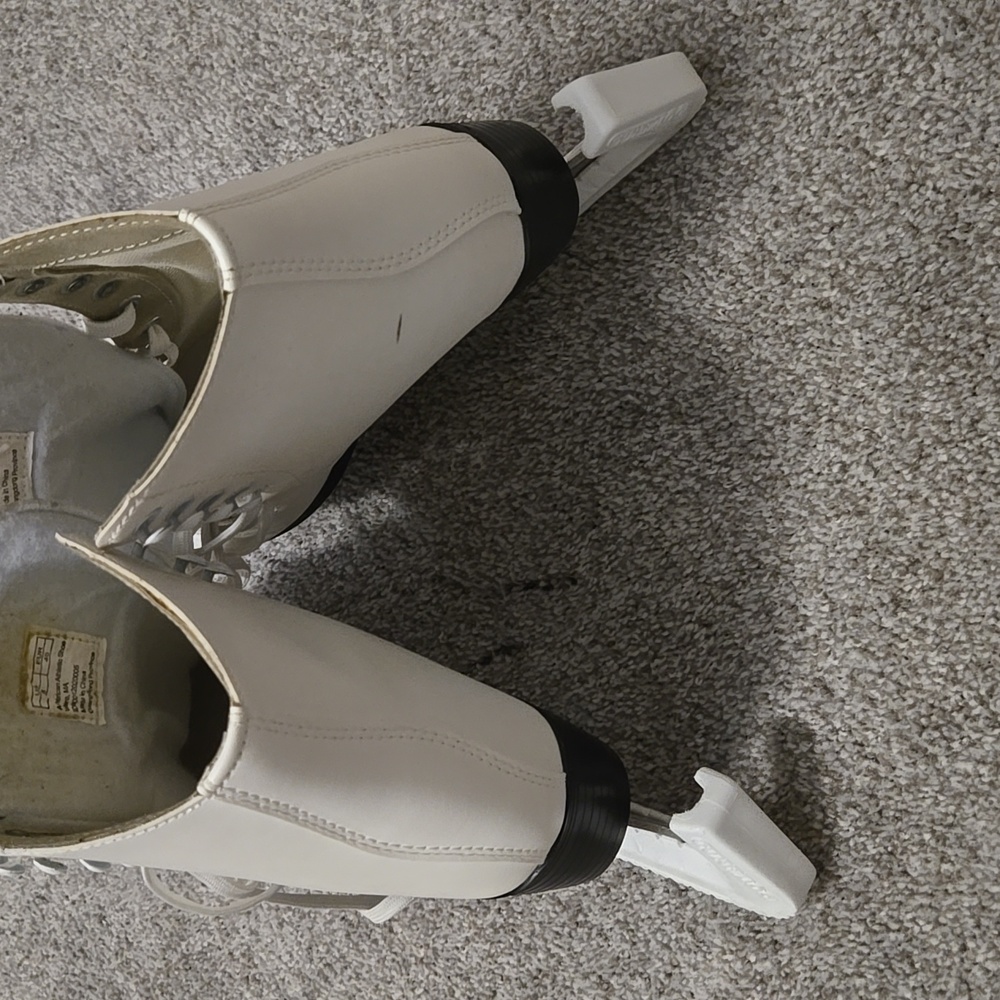 Ice skates size 8 - Picture 6 of 6